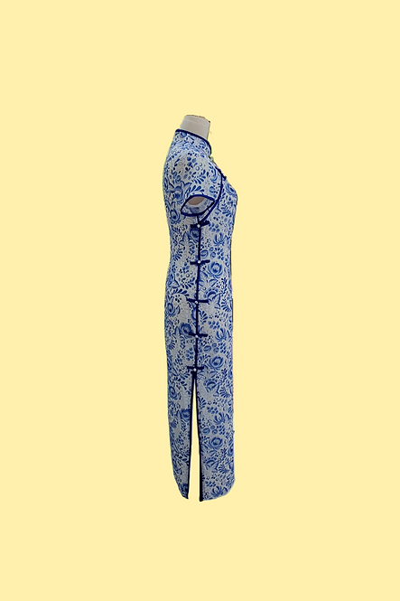 青花瓷長旗袍 White and Blue Porcelain  Long Qipao V023