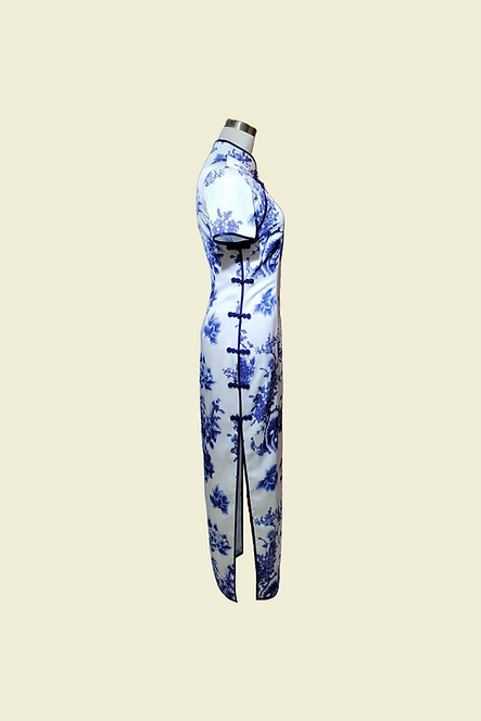青花瓷長旗袍 White and Blue Porcelain  Long Qipao B-002